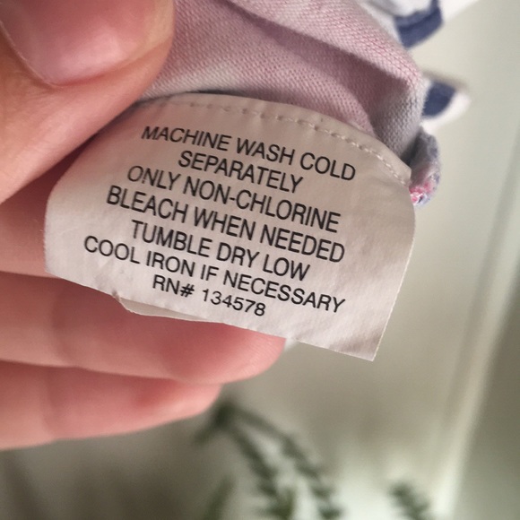 Woman’s Vineyard Vines Shirt - Picture 4 of 5